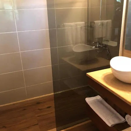High Life Hotel Kazaphani